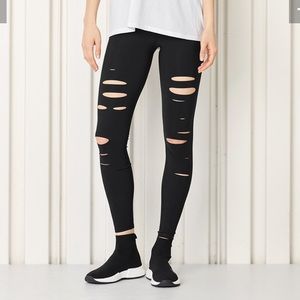 Alo Yoga Ripped Legging